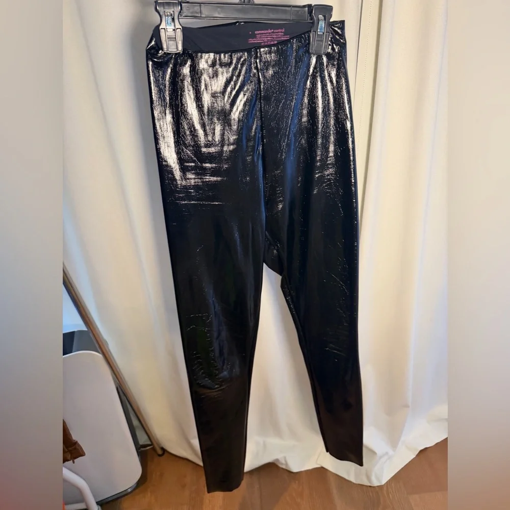 Commando Glossy Black Leggings - Picture 2 of 4
